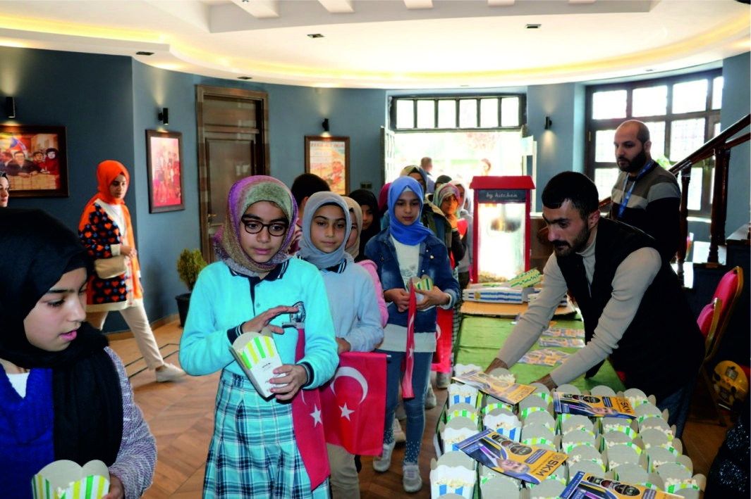 Şanlıurfalı Çocuklar Dijital Sinemada Çanakkale Yolun Sonu Filmini İzledi