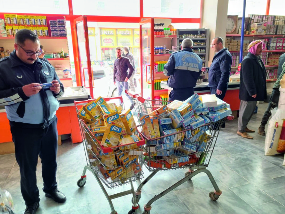 Zabıta Denetimde Bozuk Bebek Maması Ele Geçirdi