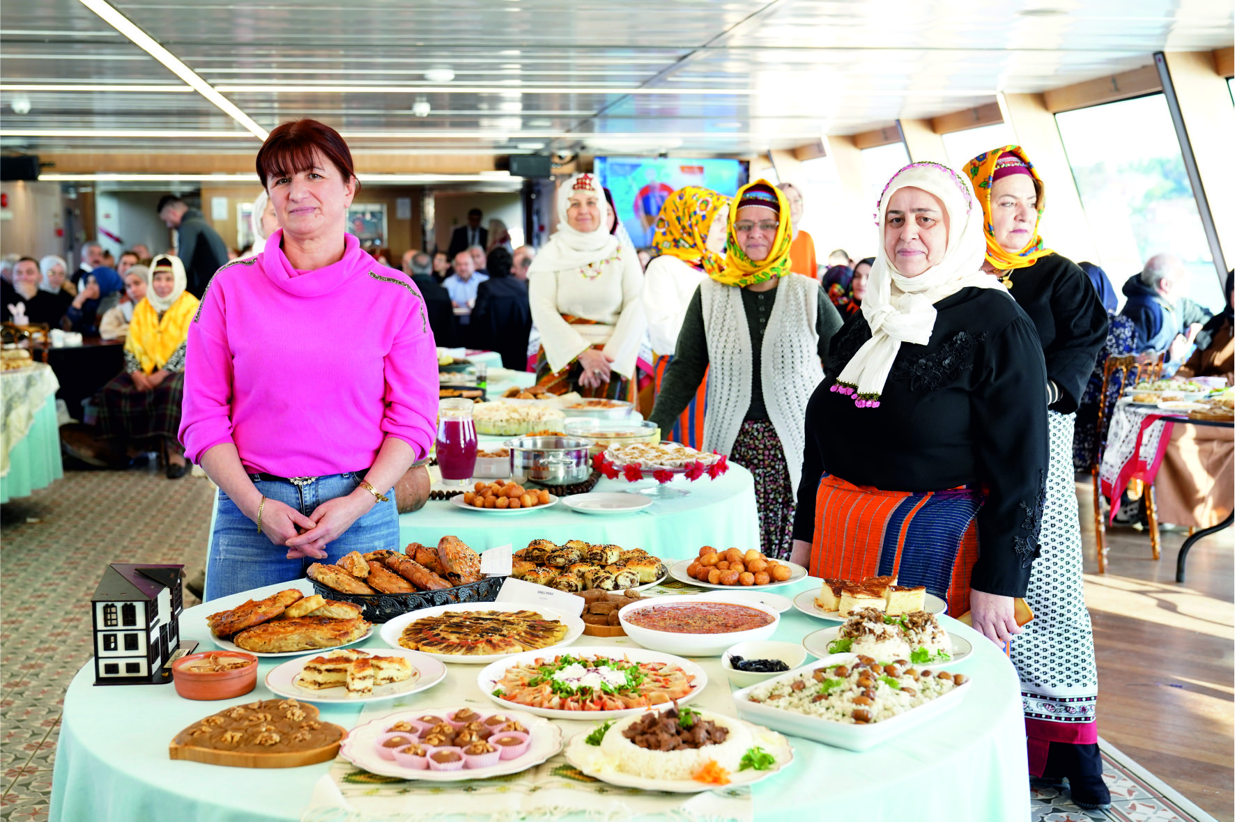 İSTANBUL BOĞAZINDA SİNOP YEMEKLERİ YARIŞTI