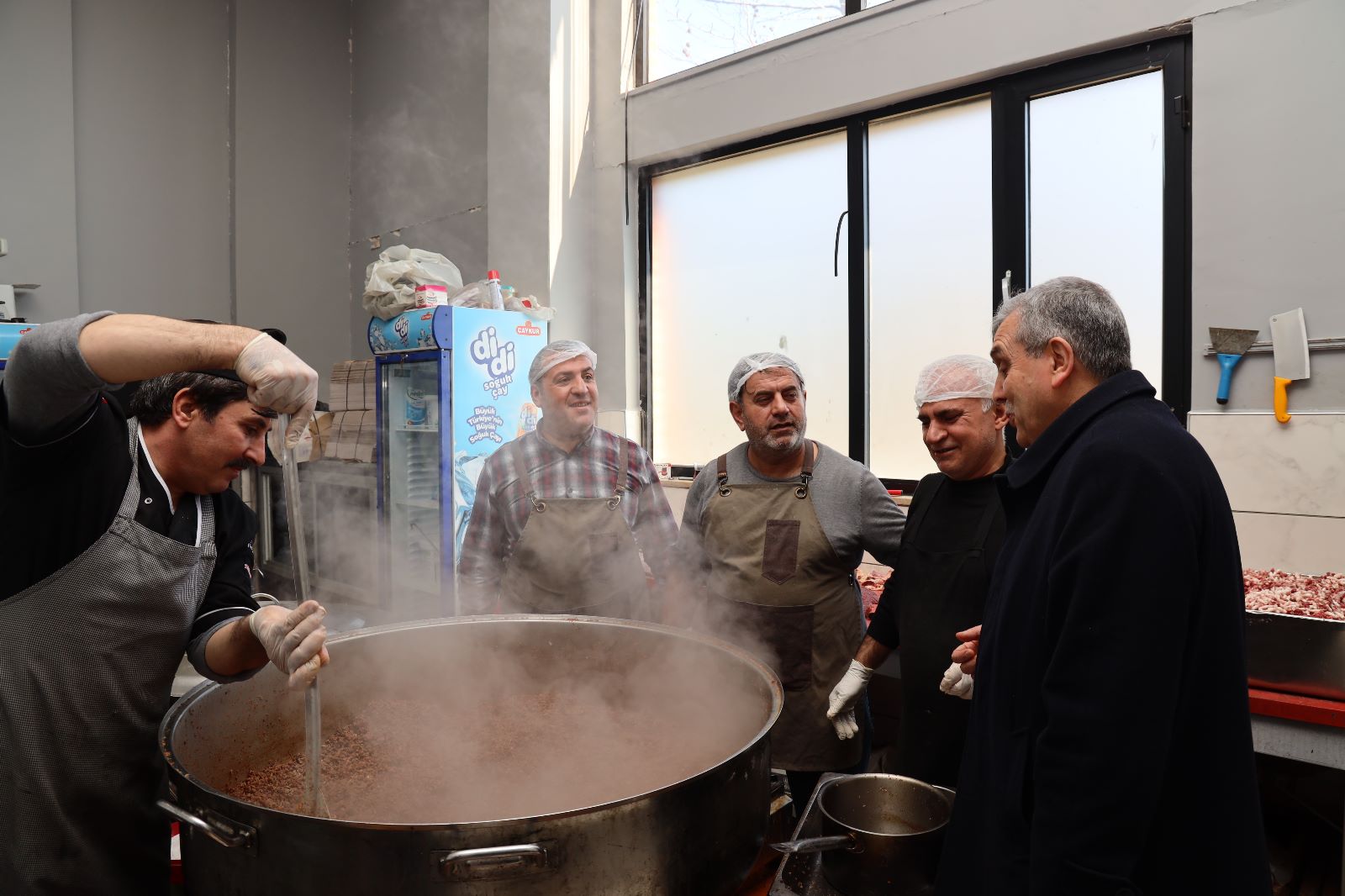 BAŞKAN BEYAZGÜL’ÜN VİZYONEL PROJELERİ DEPREM SONRASI VATANDAŞLARA KOLAYLIK SAĞLADI