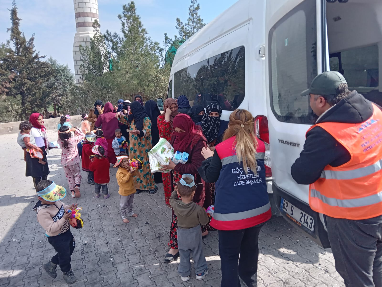 ŞANLIURFA BÜYÜKŞEHİR BELEDİYESİ, ADIYAMANLI AİLELERİN YARALARINI SARMAYA DEVAM EDİYOR