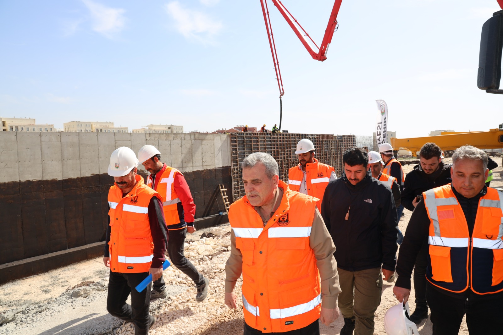 BAŞKAN BEYAZGÜL, SEYRANTEPE’DEKİ SU DEPOSU İNŞAATINI İNCELEDİ