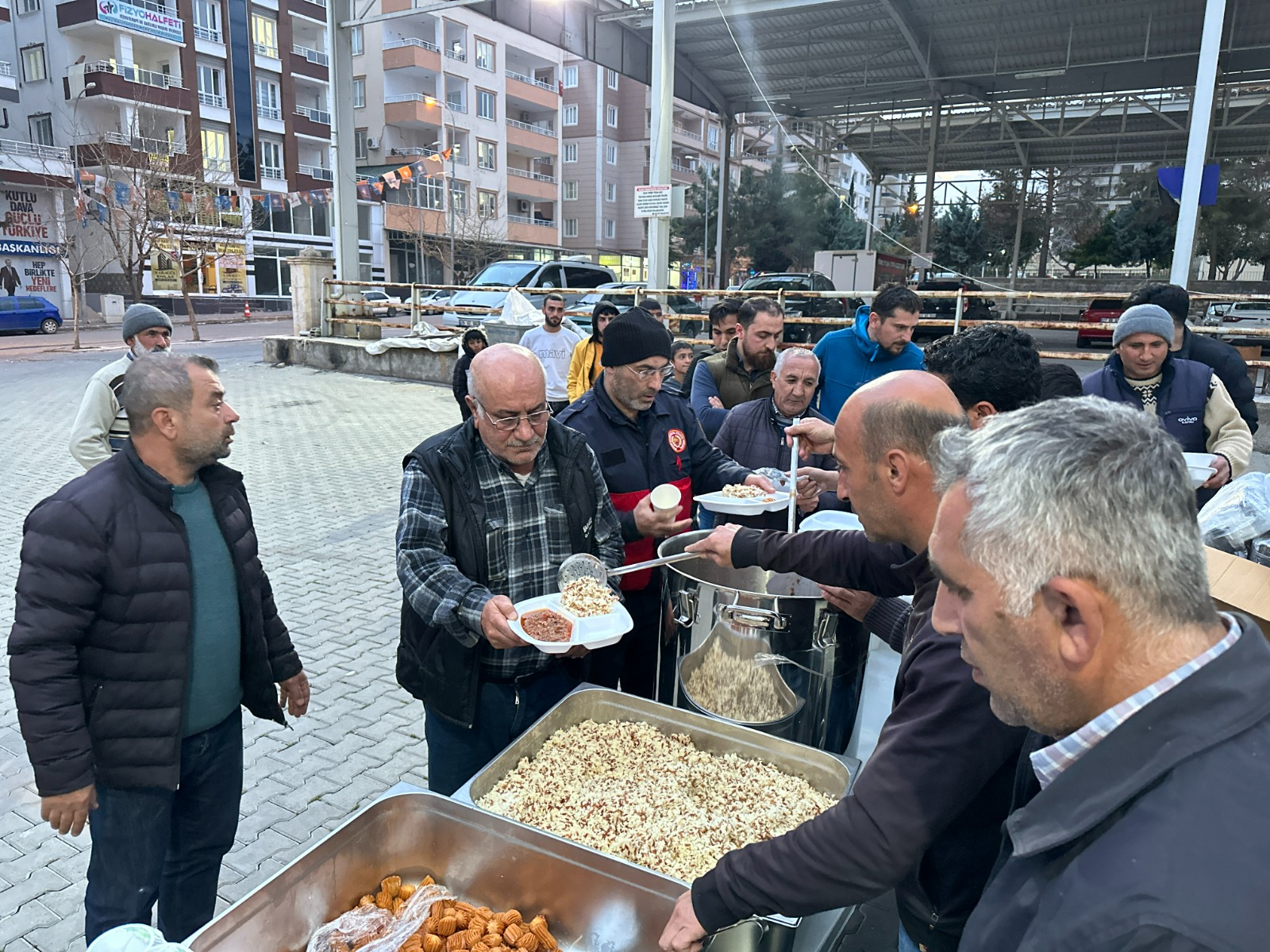 BAŞKAN BEYAZGÜL, ‘’HALİL İBRAHİM BEREKETİYLE SOFRALARIMIZI KURDUK’’