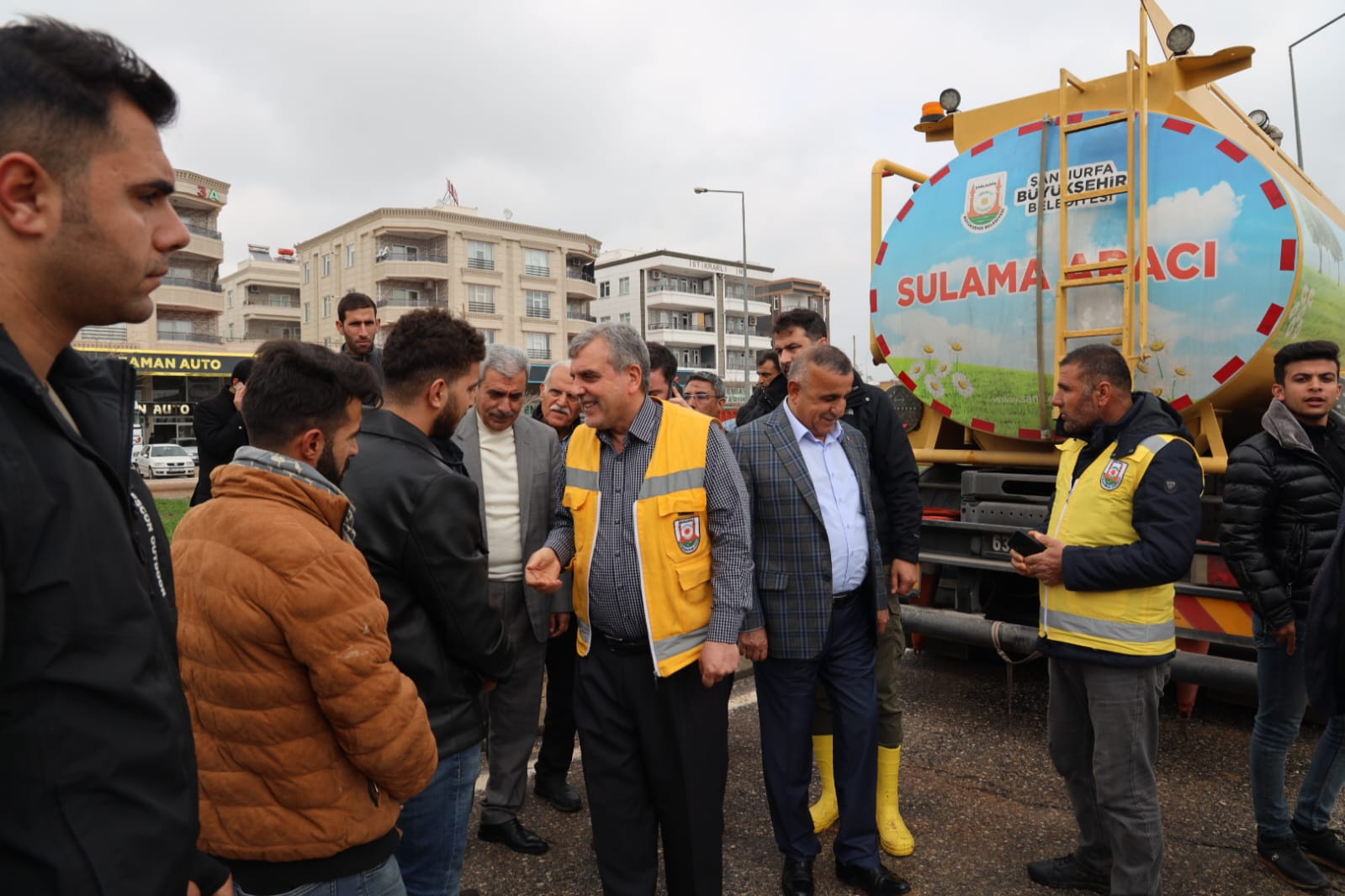 ŞANLIURFA BÜYÜKŞEHİR BELEDİYESİNDEN VATANDAŞLARA HAZIR SU DAĞITIMI BAŞLADI