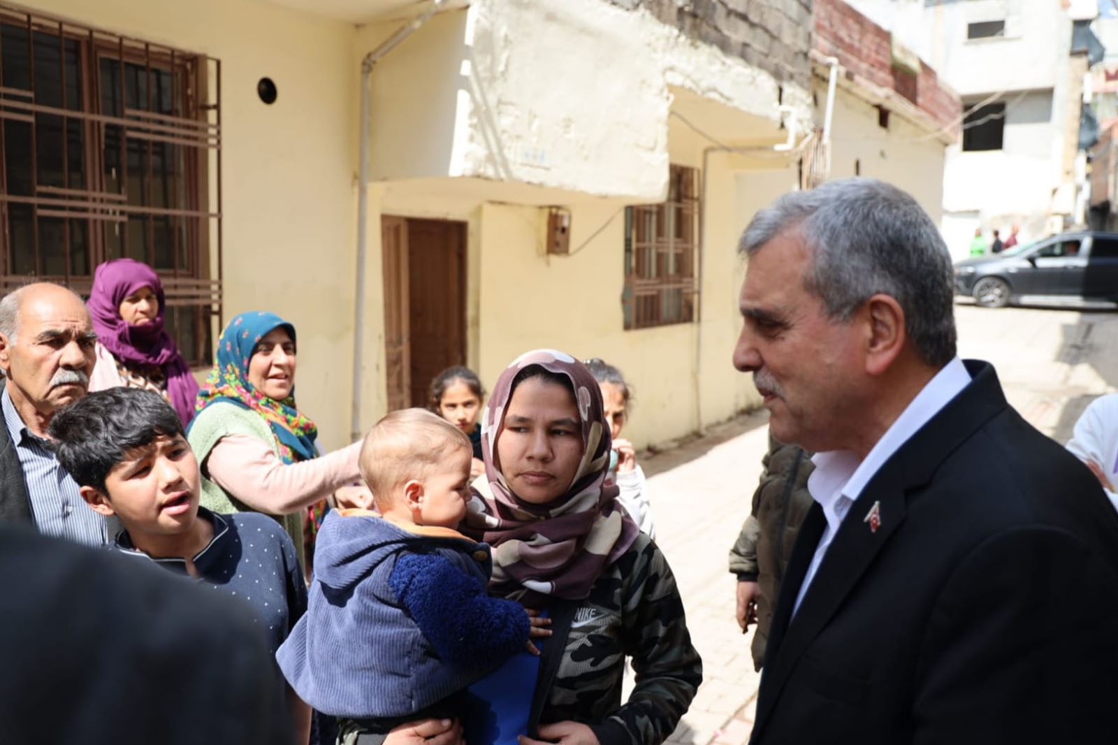 BAŞKAN BEYAZGÜL SELDEN ETKİLENEN VATANDAŞLARI BİR AN YALNIZ BIRAKMADI