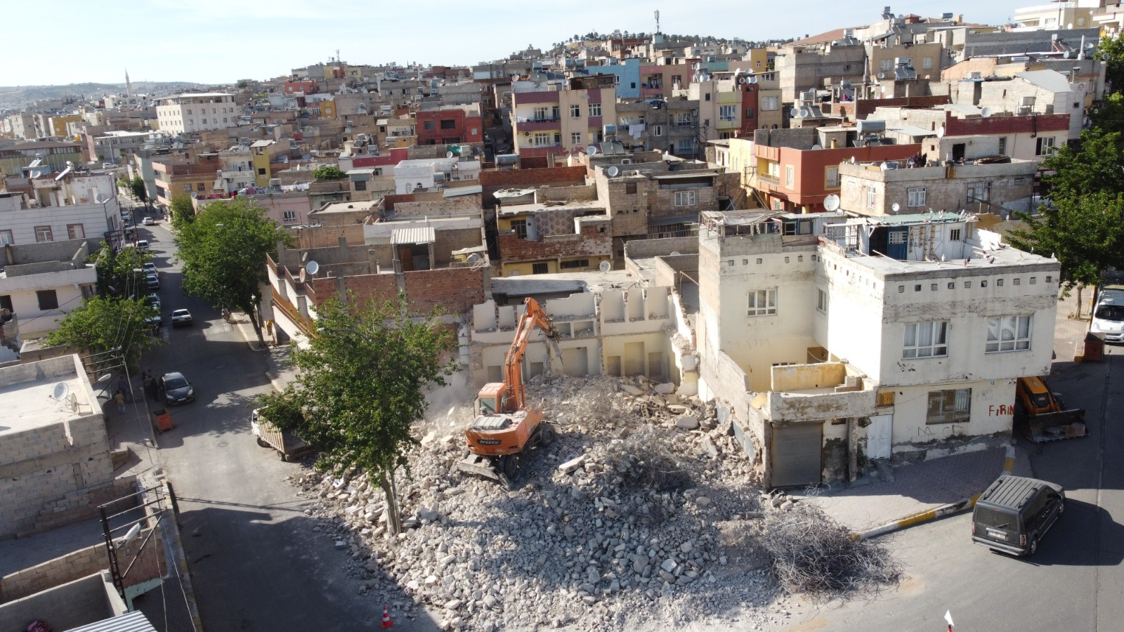 ŞANLIURFA BÜYÜKŞEHİR BELEDİYESİ, KENTSEL DÖNÜŞÜM ÇALIŞMASINI SÜRDÜRÜYOR