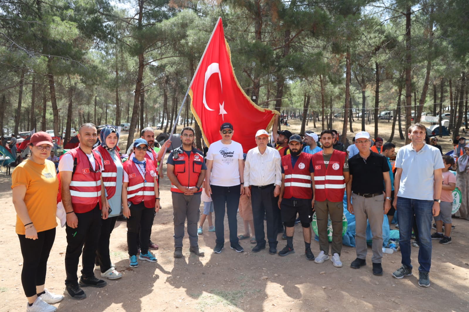 BAŞKAN BEYAZGÜL, “ÇOCUKLARIMIZA BIRAKACAĞIMIZ EN GÜZEL MİRAS TEMİZ ÇEVREDİR”