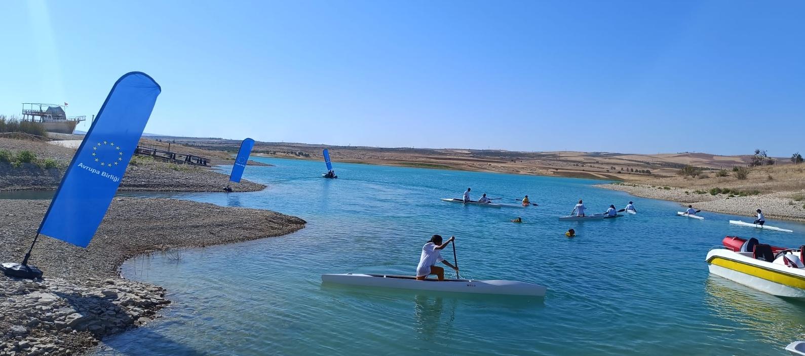 ŞANLIURFA’DA 4. AVRUPA SPOR FESTİVALİ KAPSAMINDA KANO YARIŞMASI DÜZENLENDİ