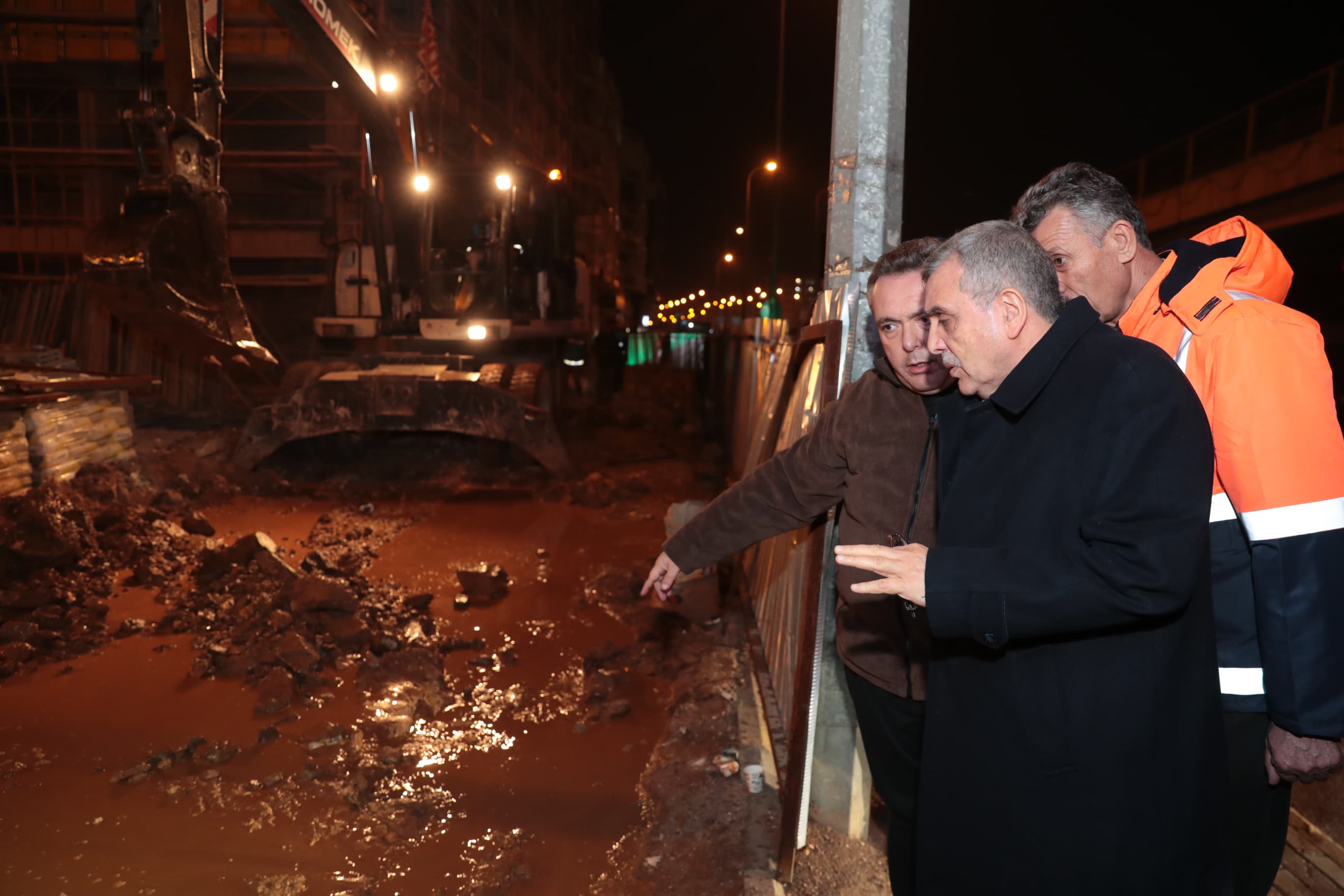 BAŞKAN BEYAZGÜL, KOLLEKTÖR HATTINDAKİ ÇALIŞMALARI İNCELEDİ