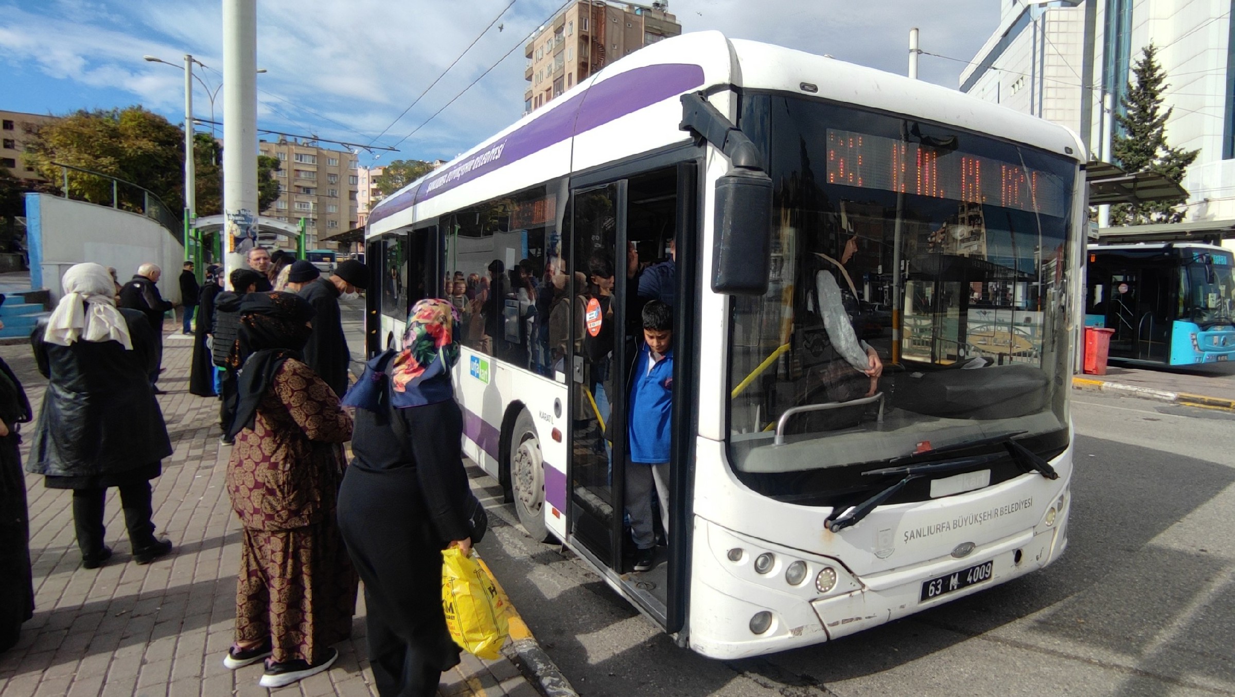 ŞANLIURFA BÜYÜKŞEHİRDEN TOPLU TAŞIMA VE PARKOMATLARLA İLGİLİ ANKET ÇALIŞMASI