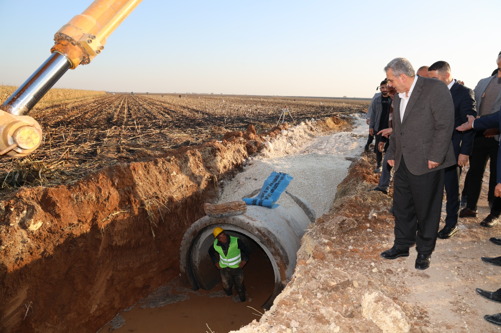 BAŞKAN BEYAZGÜL, SURUÇ’TA ALT YAPI ÇALIŞAMALARINI İNCELEDİ