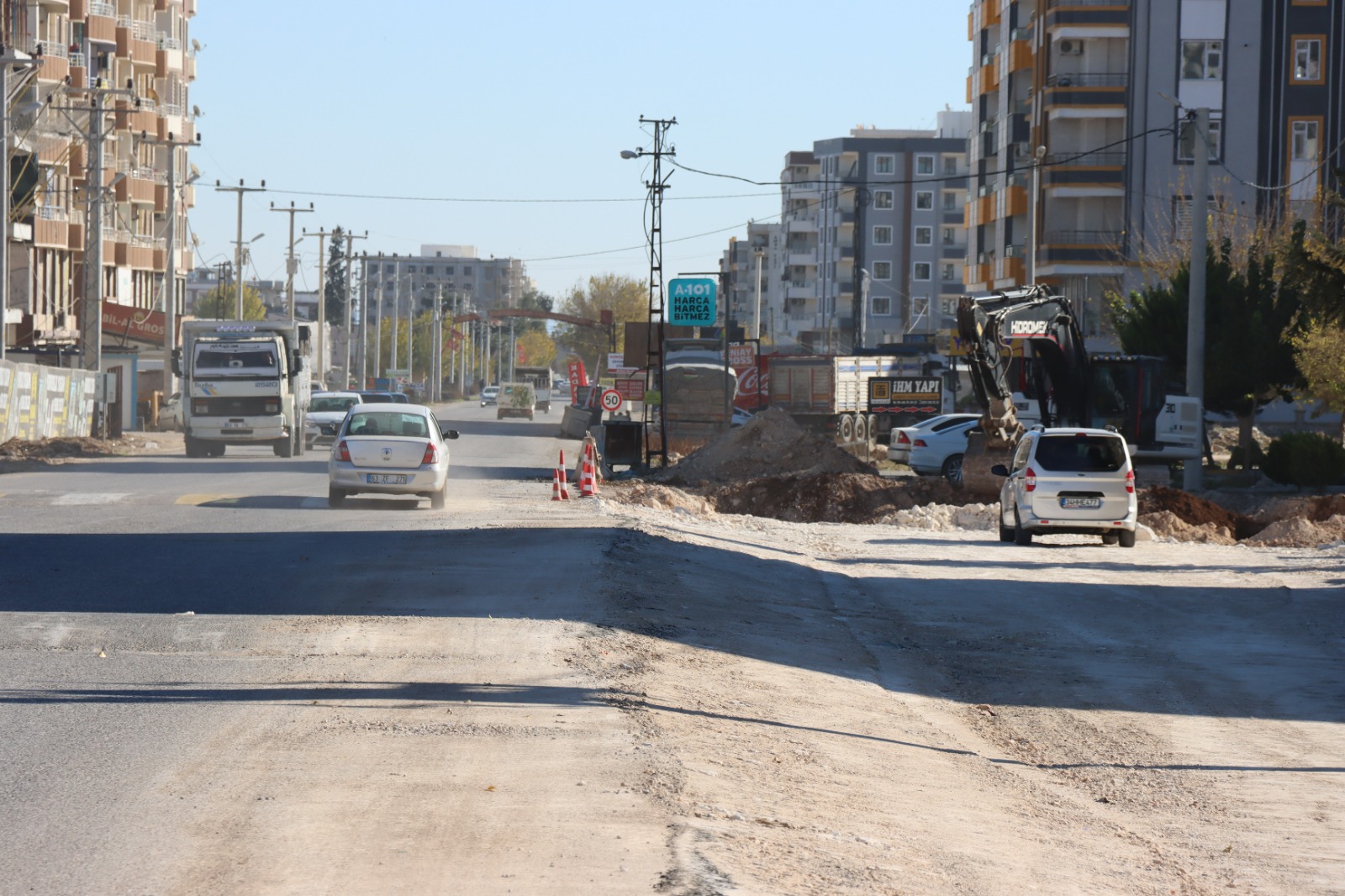 KONUKLU MAHALLESİNDE YOL GENİŞLETME ÇALIŞMASI