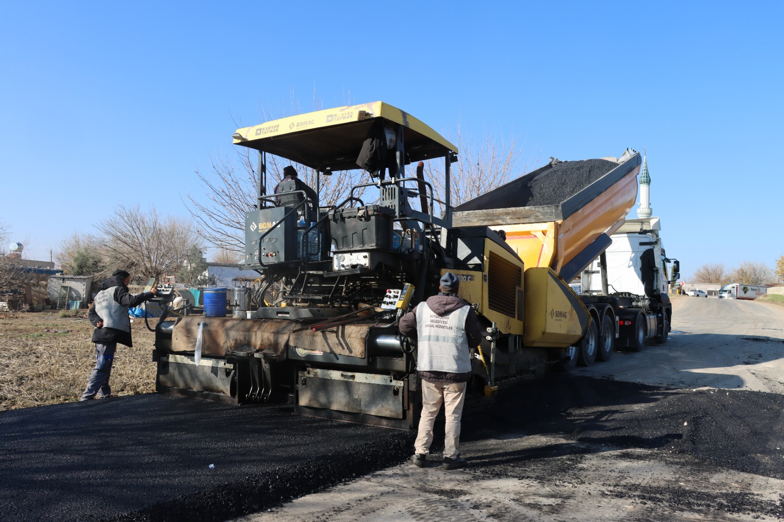 SURUÇ BOSTANCI GRUP YOLUNDA SICAK ASFALT