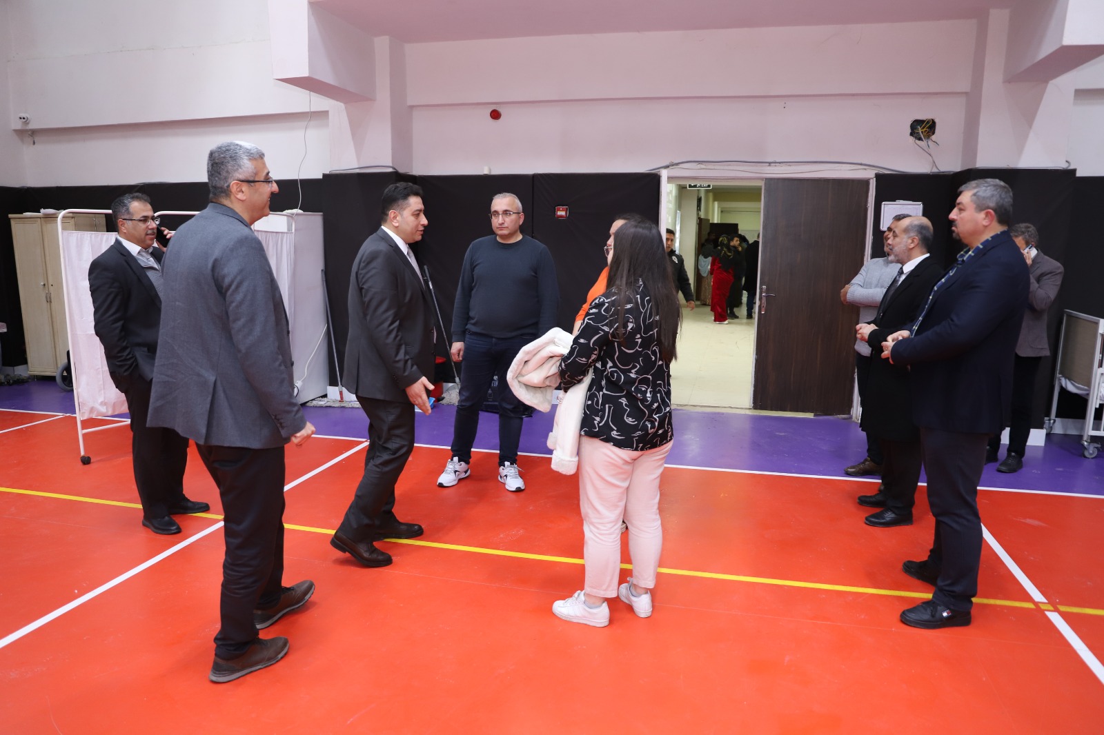 Şanlıurfa İl Sağlık Müdürü Solmaz Harran’da sağlık çalışanları ile bir araya geldi.