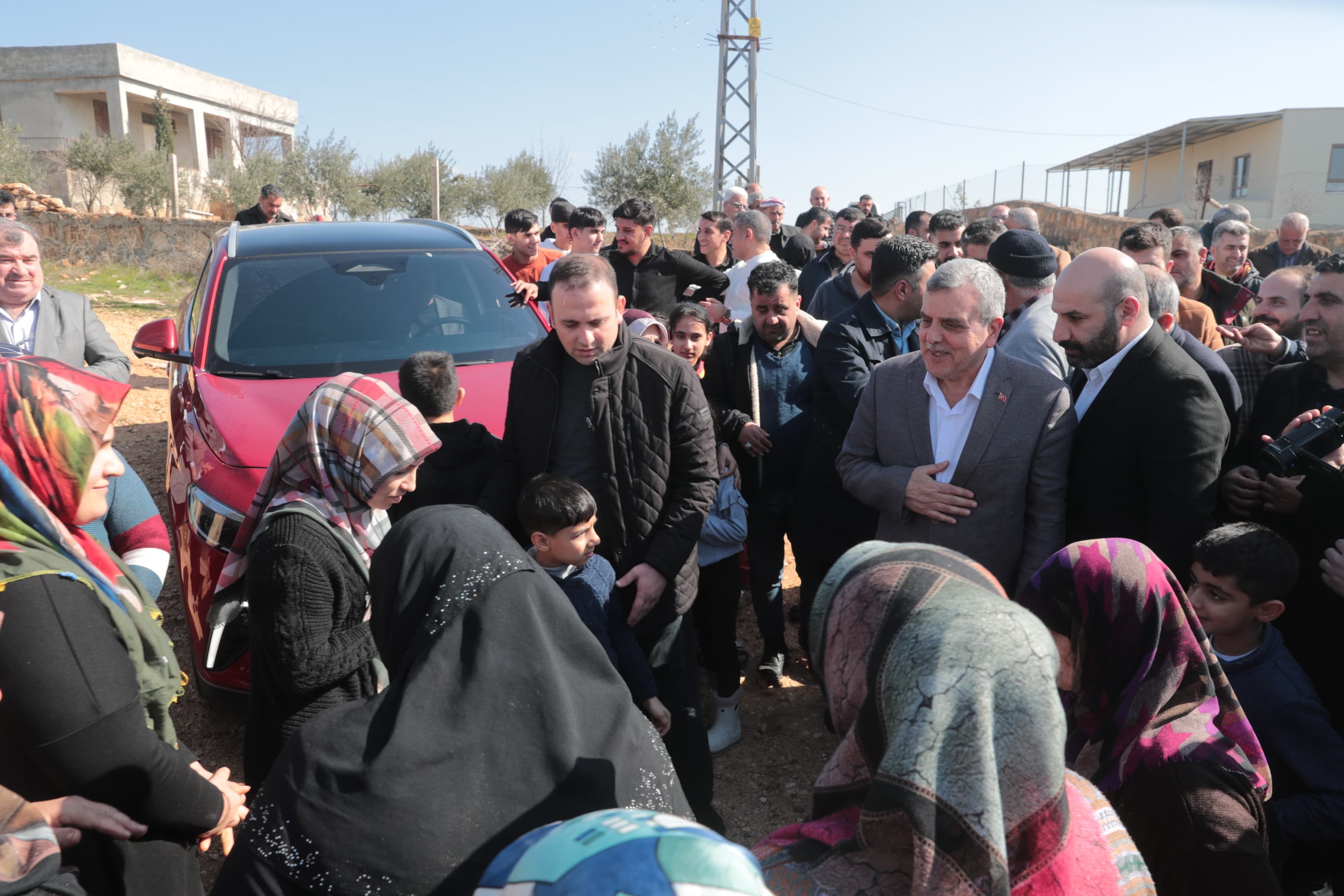 BAŞKAN BEYAZGÜL KÜÇÜKLER MAHALLESİNDE COŞKUYLA KARŞILANDI