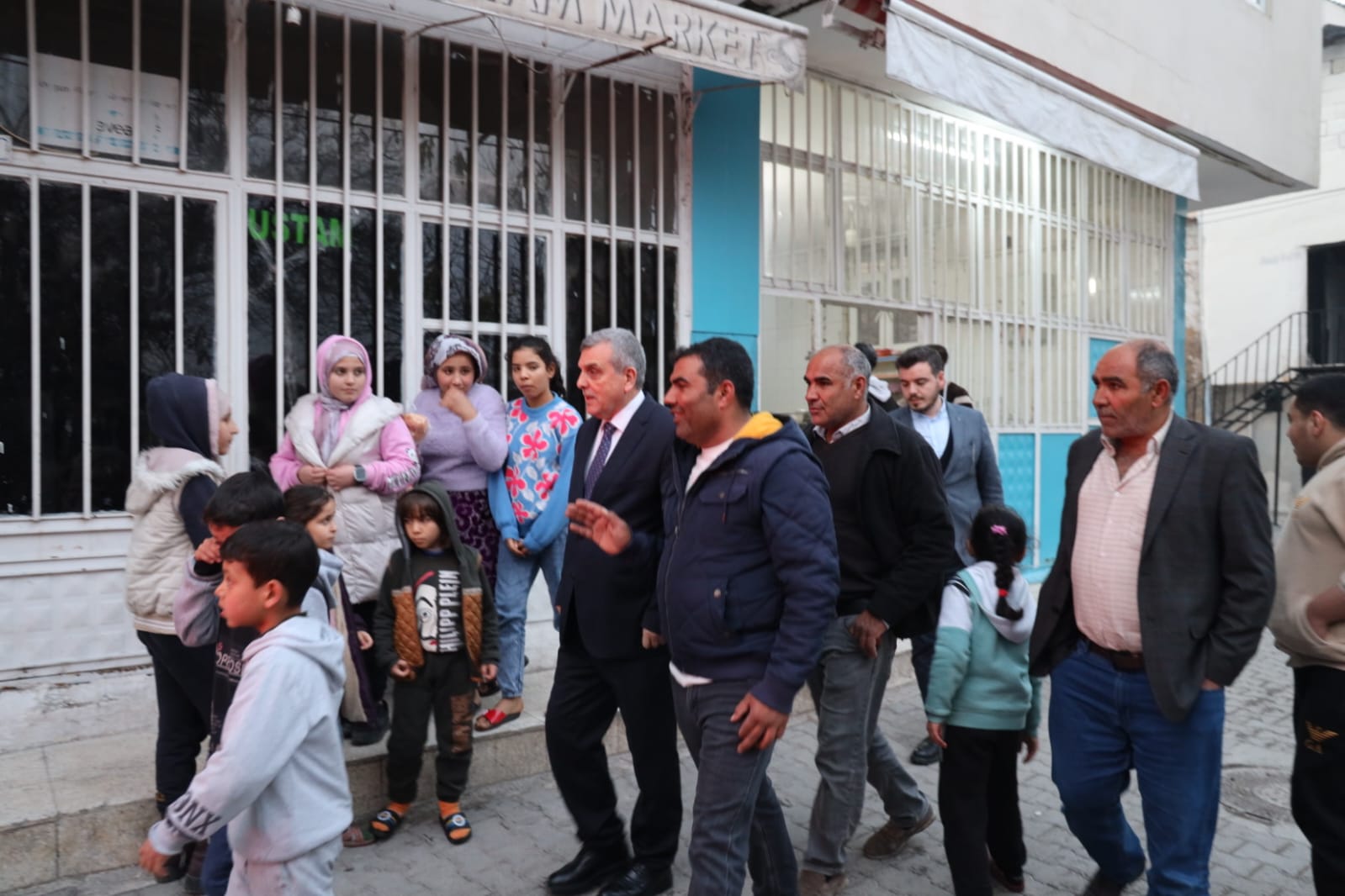 BAŞKAN BEYAZGÜL YÜREKLERE DOKUNMAYI SÜRDÜRÜYOR