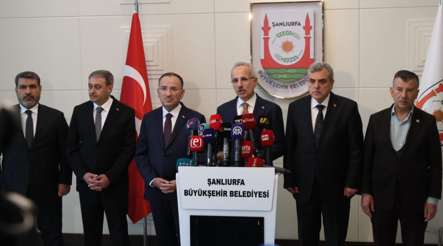 BAKAN URALOĞLU, “ŞANLIURFA BAŞKAN BEYAZGÜL İLE HER ALANDA DEĞİŞİM VE DÖNÜŞÜM YAŞADI”