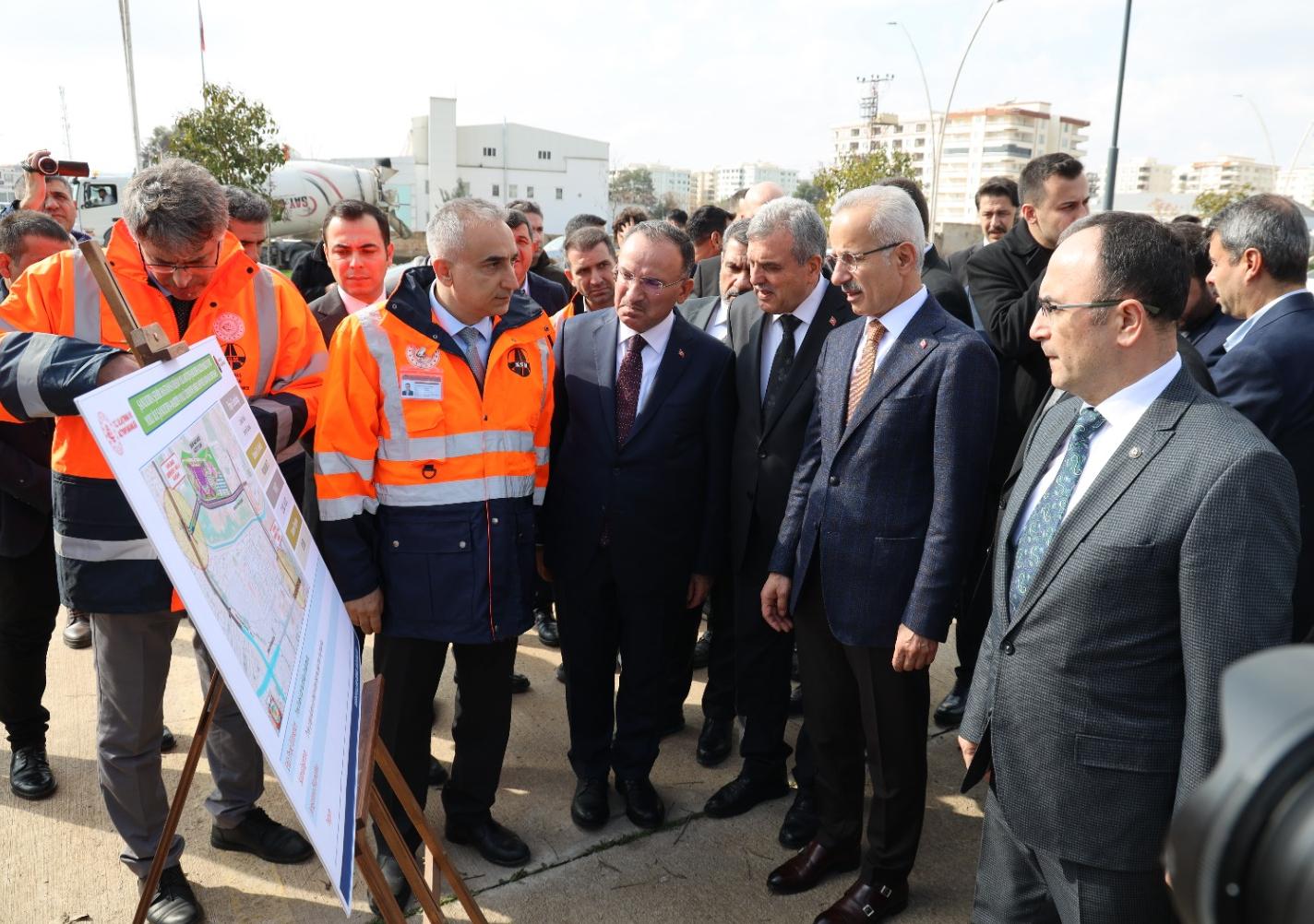 BAKAN URALOĞLU, “ŞANLIURFA’DAKİ YOL ÇALIŞMALARINI İNCELEDİ’’