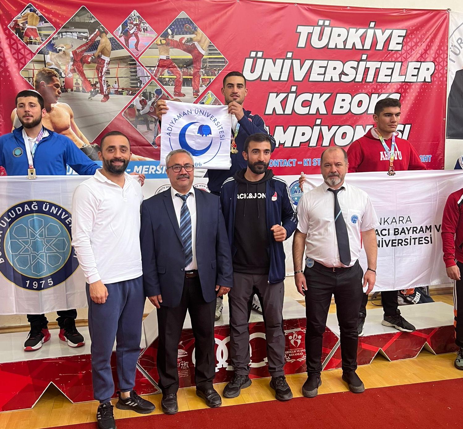 Şanlıurfa’lı Sporcu Emrah Yaşar Mersin’de Düzenlenen Üniversiteler Arası Türkiye Kıckboks Şampiyonasında 91 kg de 1. Oldu