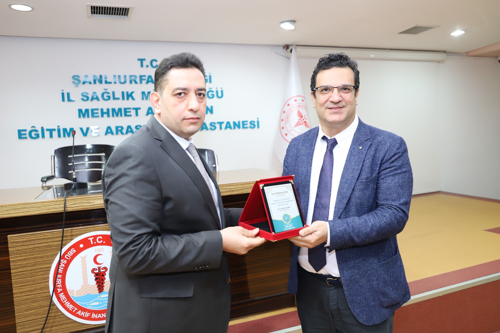 Sağlığa Adanmış 25 yıla plaket