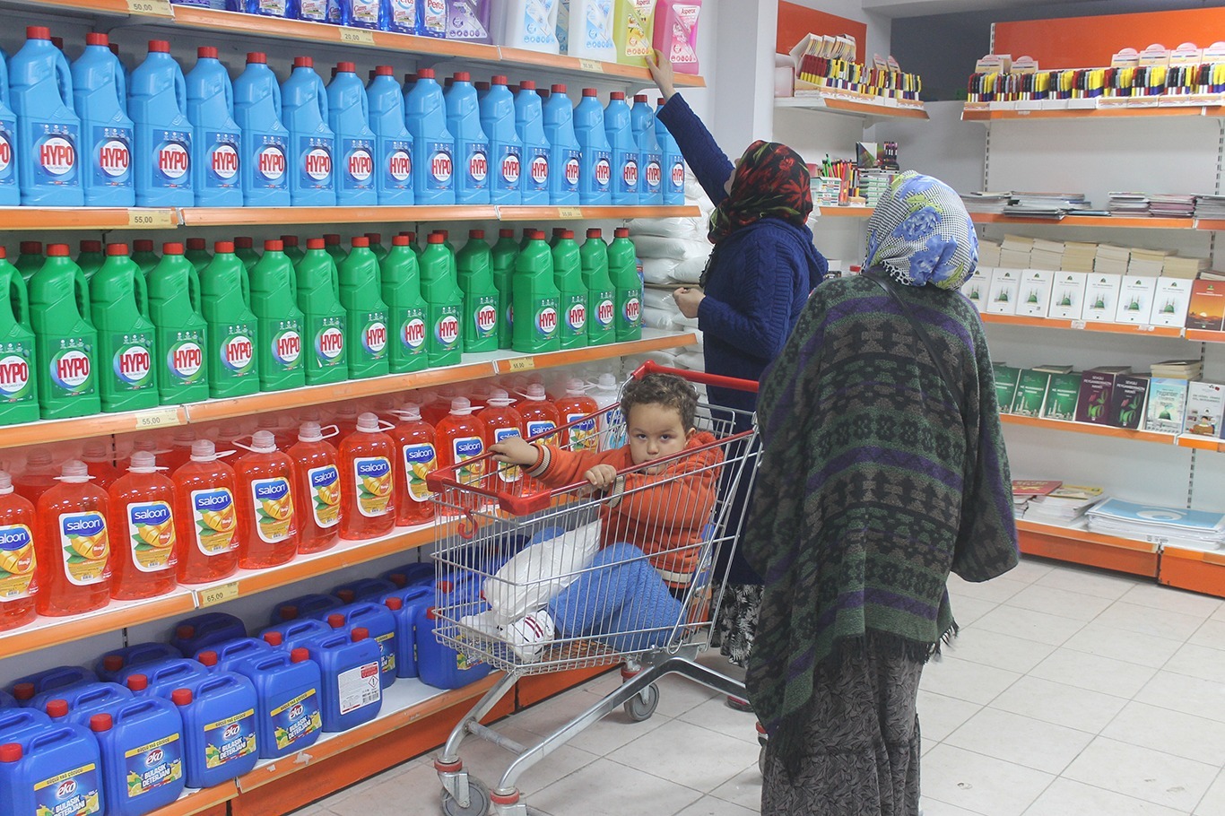 Şanlıurfa Umut Kervanı Ramazan ayında yüzlerce ihtiyaç sahibi aileye yardım dağıttı