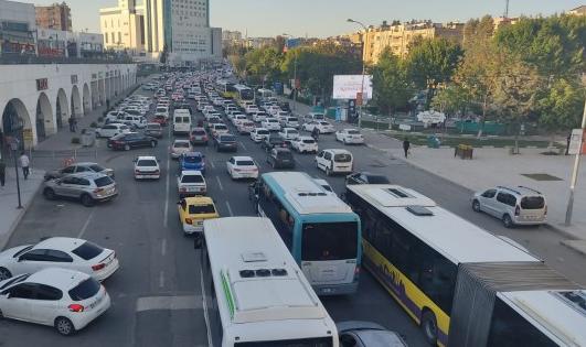 Şanlıurfa’da trafiğe kayıtlı araç sayısı Şubat ayı sonu itibarıyla 301 bin 528 oldu.