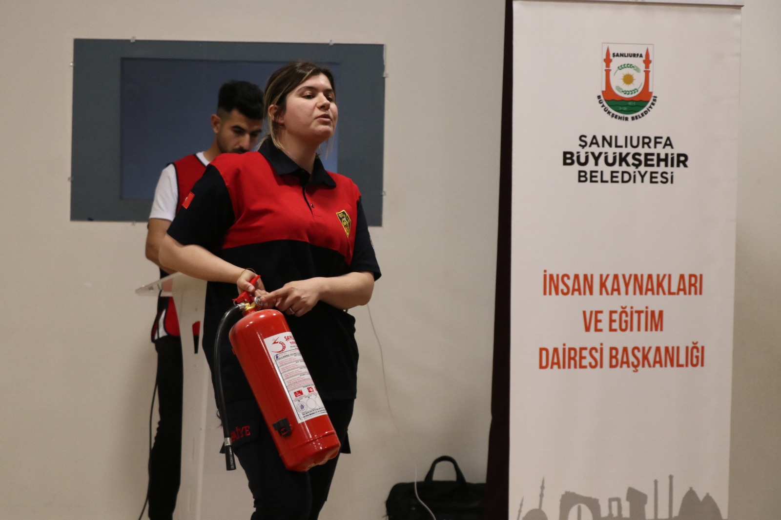 BÜYÜKŞEHİR PERSONELİNE “YANGIN ÖNLEME TEDBİRLERİ” KONULU EĞİTİM