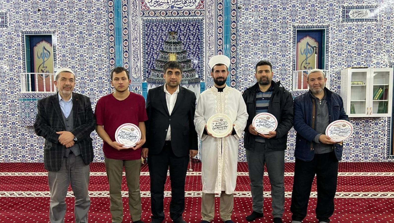 Türkiye de bir ilk yaşandı, “HAFIZLARA PLAKET”