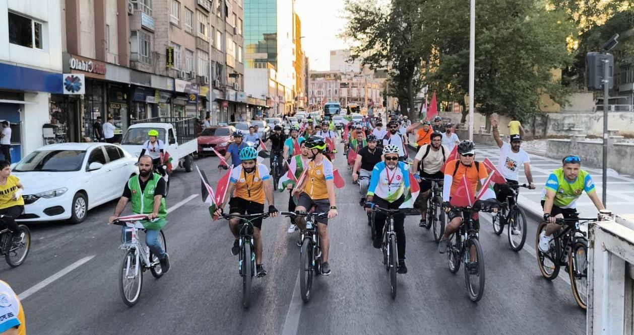 İHH dan Gazze İçin Bisiklet Turu! “Pedallar Gazze İçin Çevrildi”