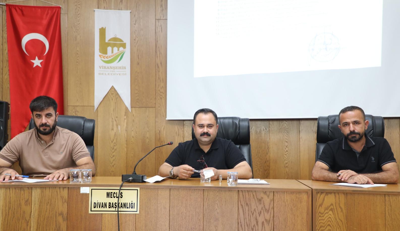 BAŞKAN İNAN’DAN SOKAK HAYVANLARI YASASINA TEPKİ! “HİÇBİR CANLI ÖLDÜRÜLMEMELİ”