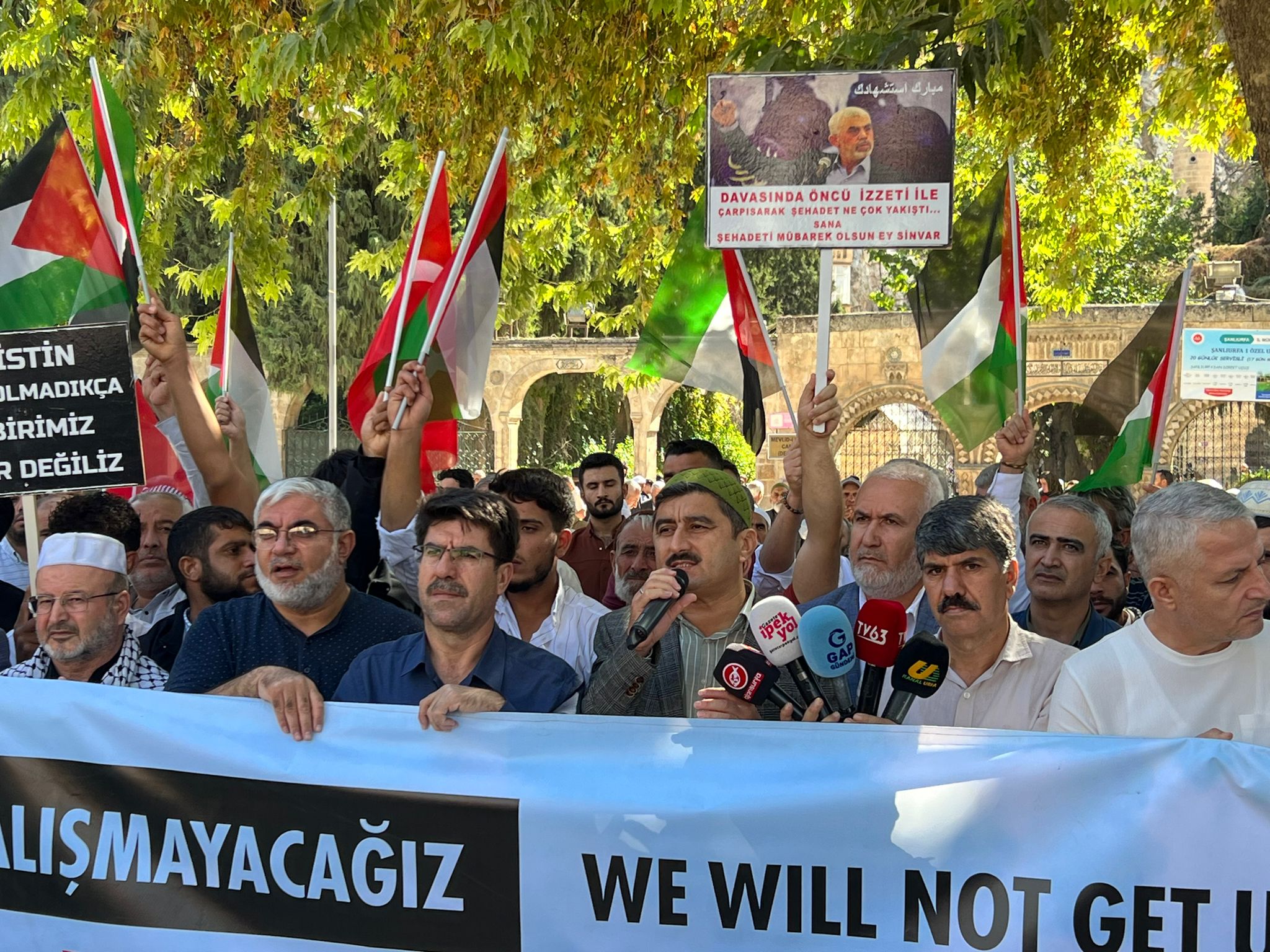 Yahya Sinwar’ın Şehadeti Münasebeti ile Şanlıurfa Sivil Toplum Kuruluşları Dergah Cami-inde Basın Açıklaması Düzenledi