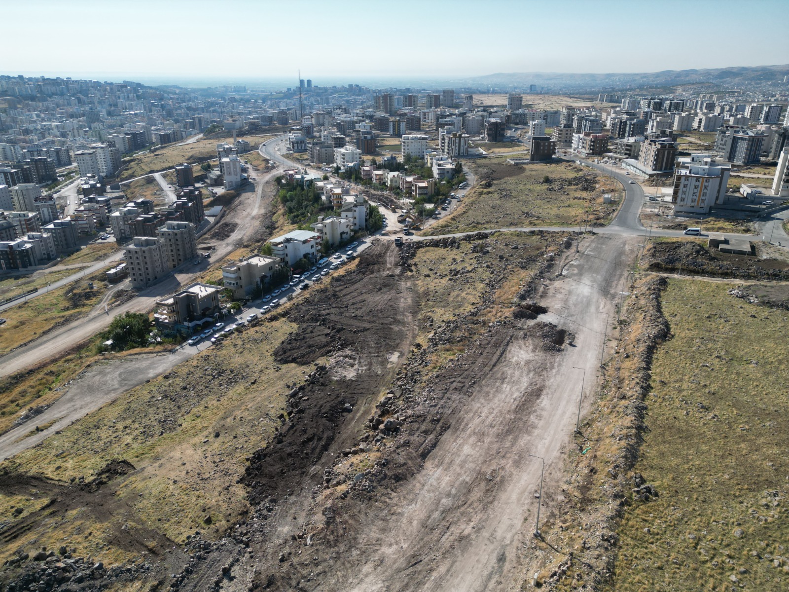 KARAKÖPRÜ’DE YENİ YOL AÇMA ÇALIŞMALARI DEVAM EDİYOR