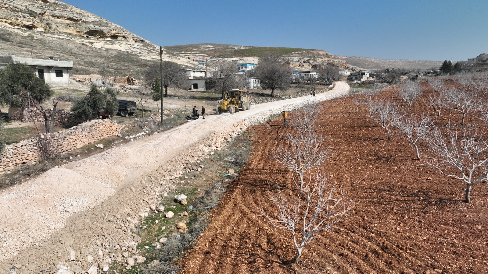 BÜYÜKŞEHİR BELEDİYESİ, BİRECİK KIRSALINDA ULAŞIMI GÜÇLENDİRİYOR